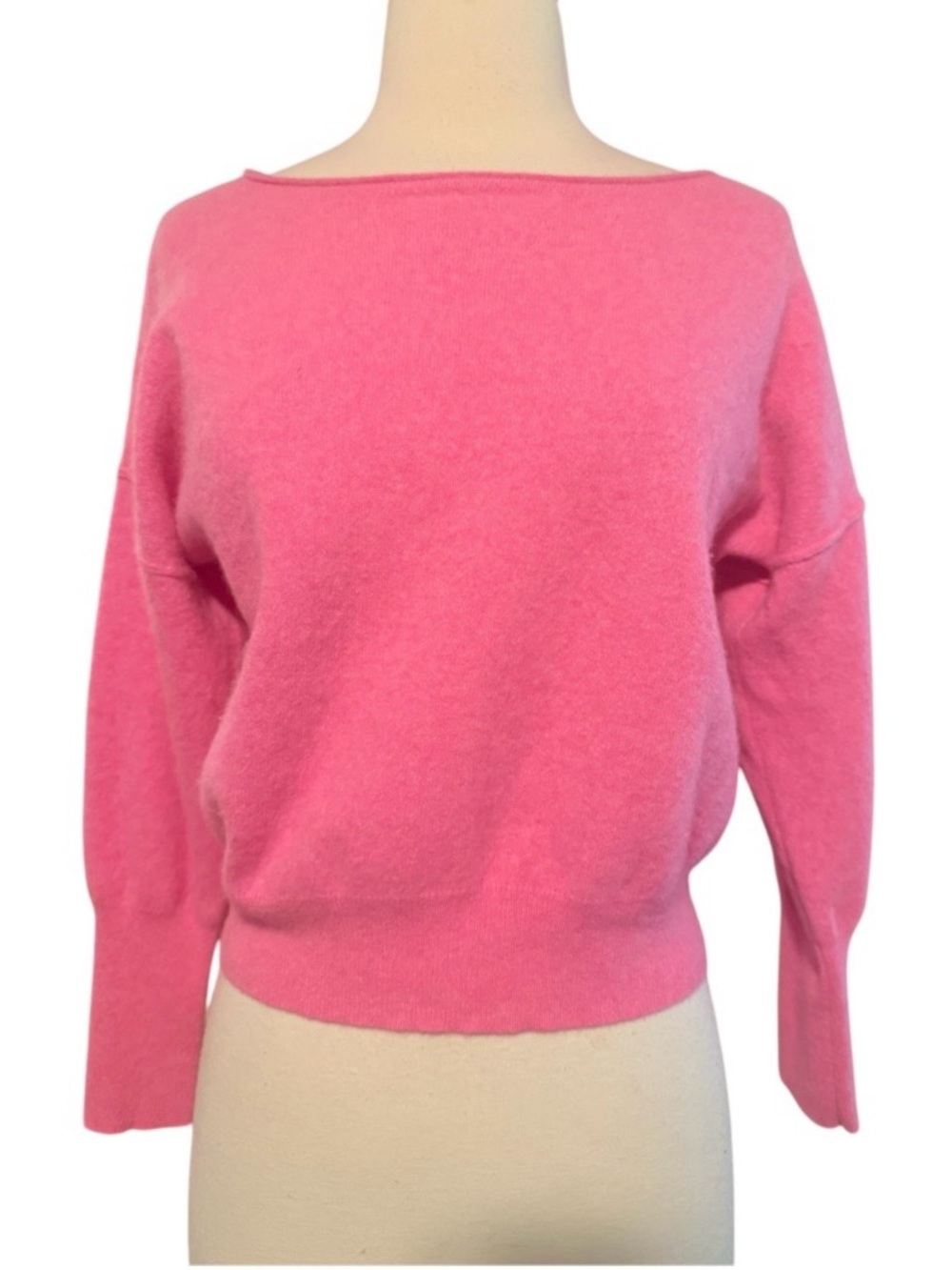 Tahari 2-Ply Cashmere Sweater in Pink with a Slight Batwing, Waist Length, Large